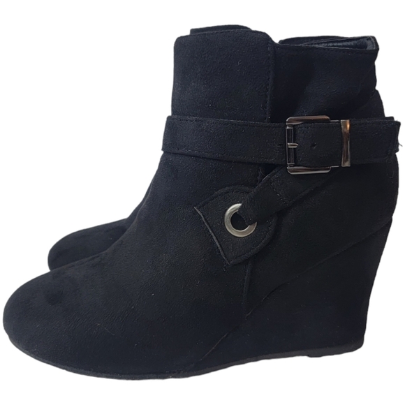 Alexis Bendel woman's size 9 Heeled (3") zip-up boots. - Picture 6 of 10